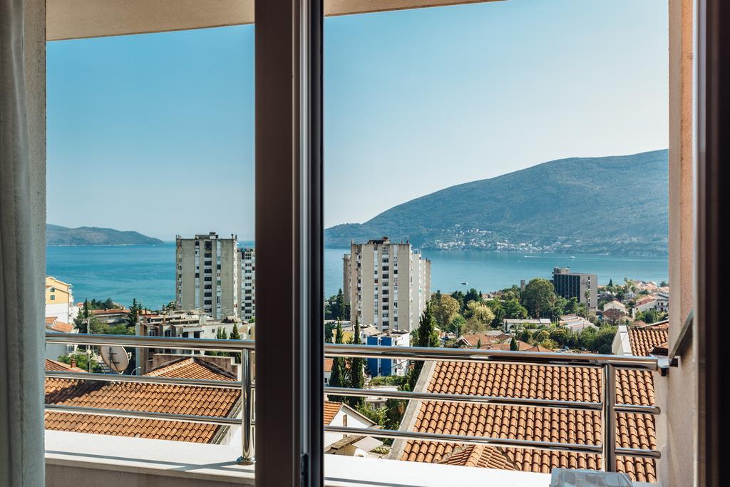 Apartments Anastasija Herceg Novi Bagian luar foto